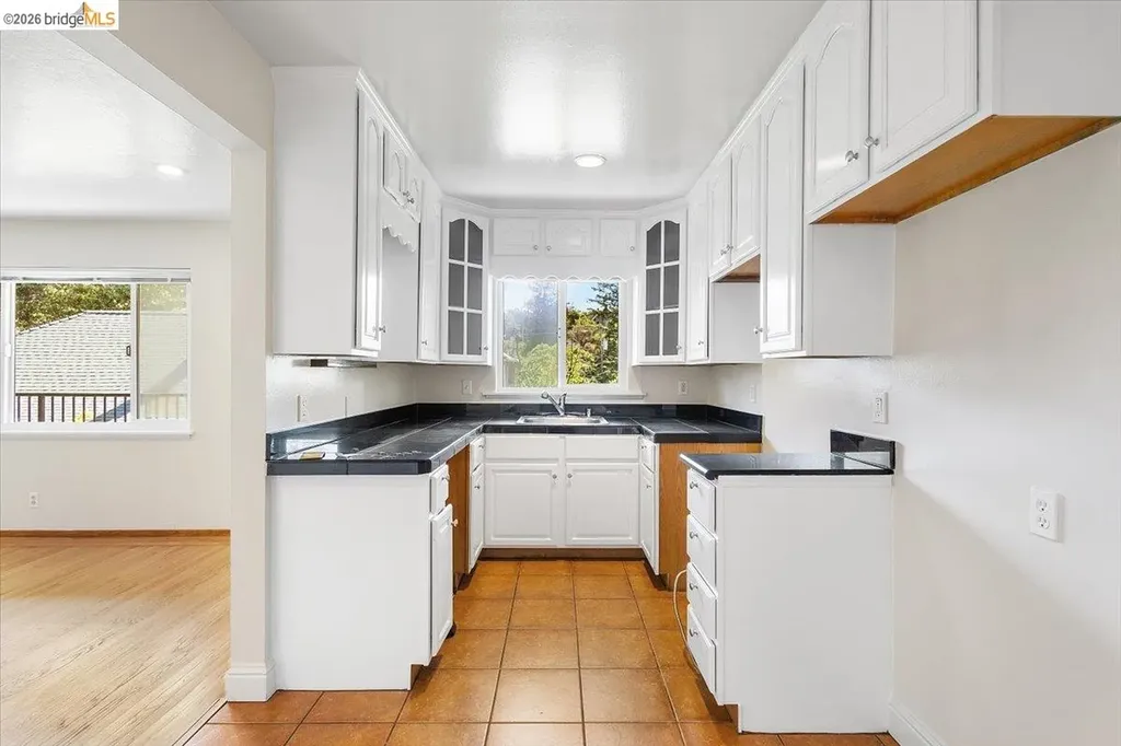 31 Croxton Avenue Oakland CA 94611