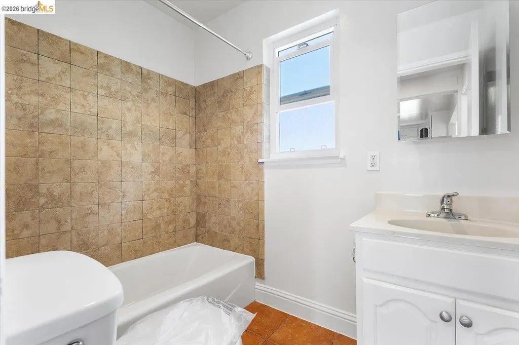 31 Croxton Avenue Oakland CA 94611