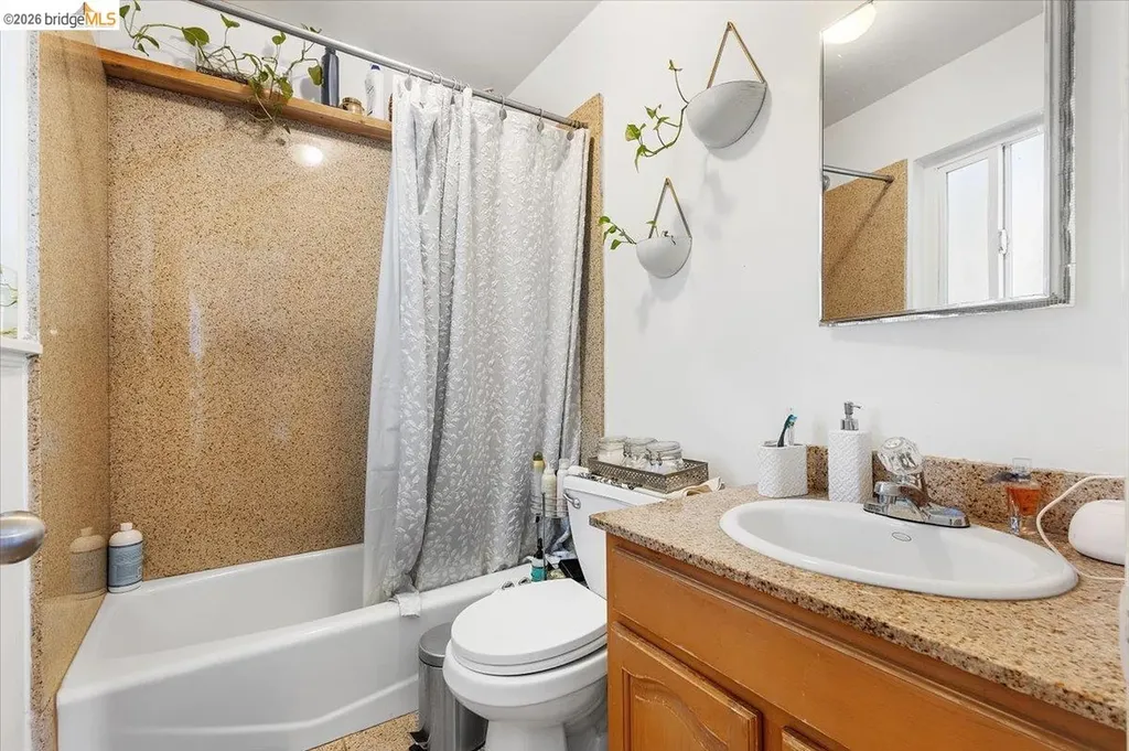31 Croxton Avenue Oakland CA 94611