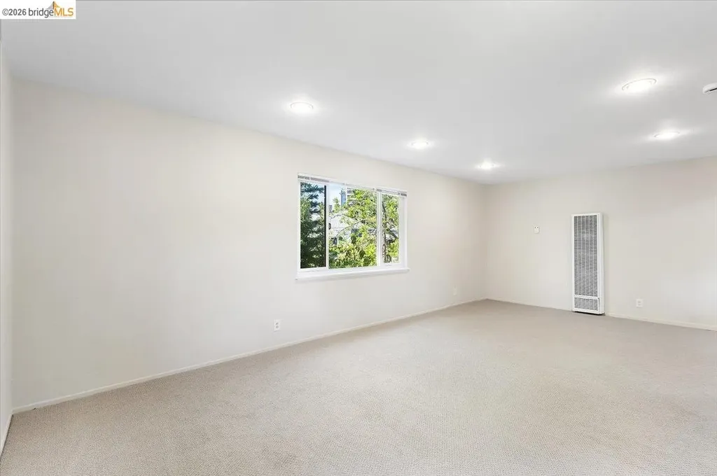 31 Croxton Avenue Oakland CA 94611
