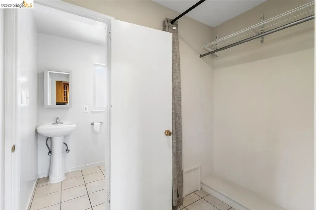31 Croxton Avenue Oakland CA 94611
