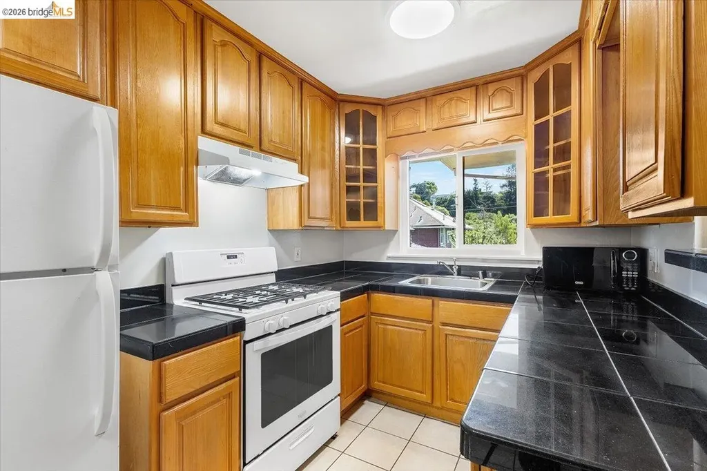 31 Croxton Avenue Oakland CA 94611