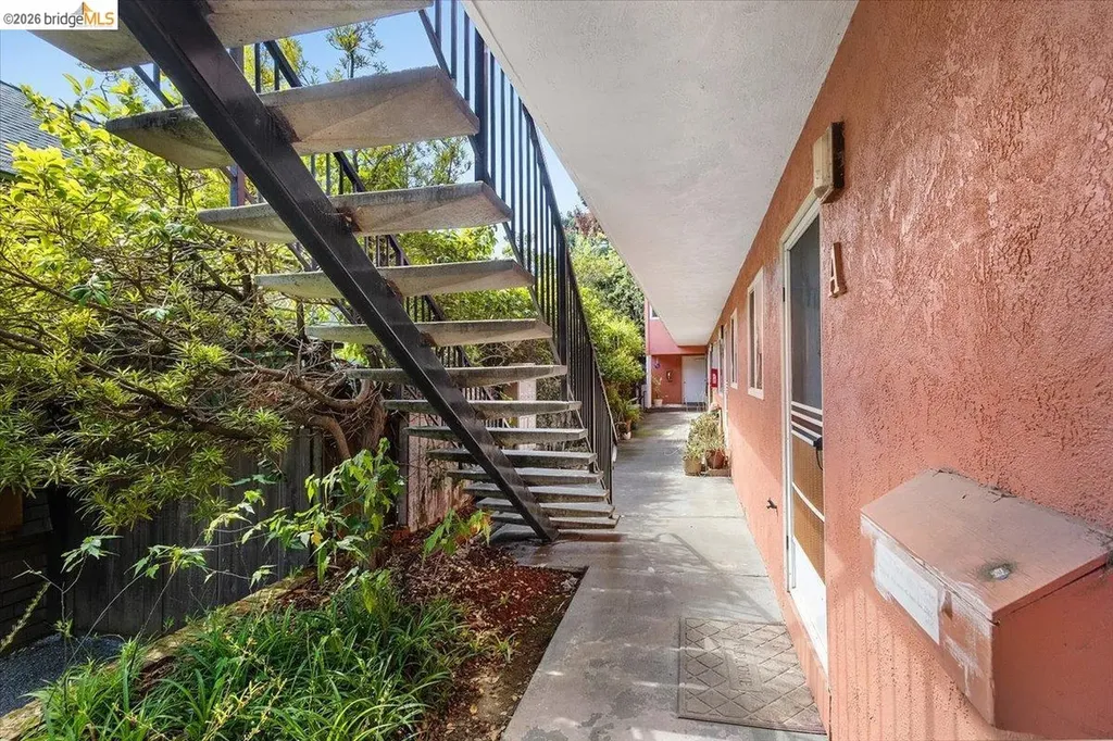 31 Croxton Avenue Oakland CA 94611