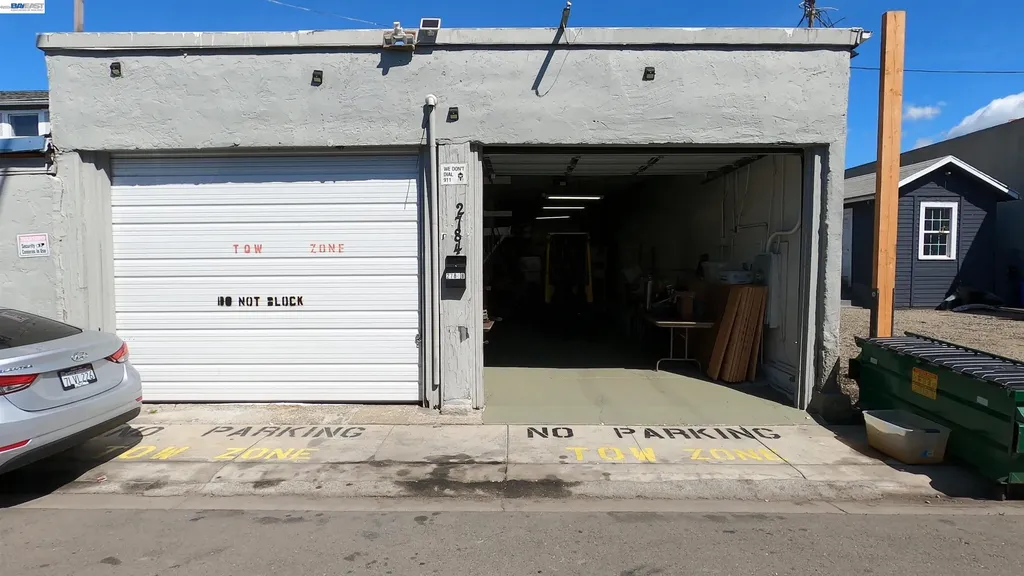 812 Lisbon Oakland CA 94601