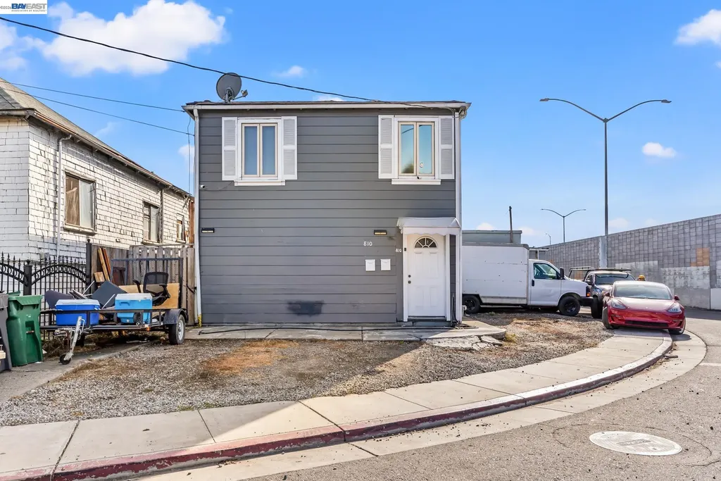 812 Lisbon Oakland CA 94601