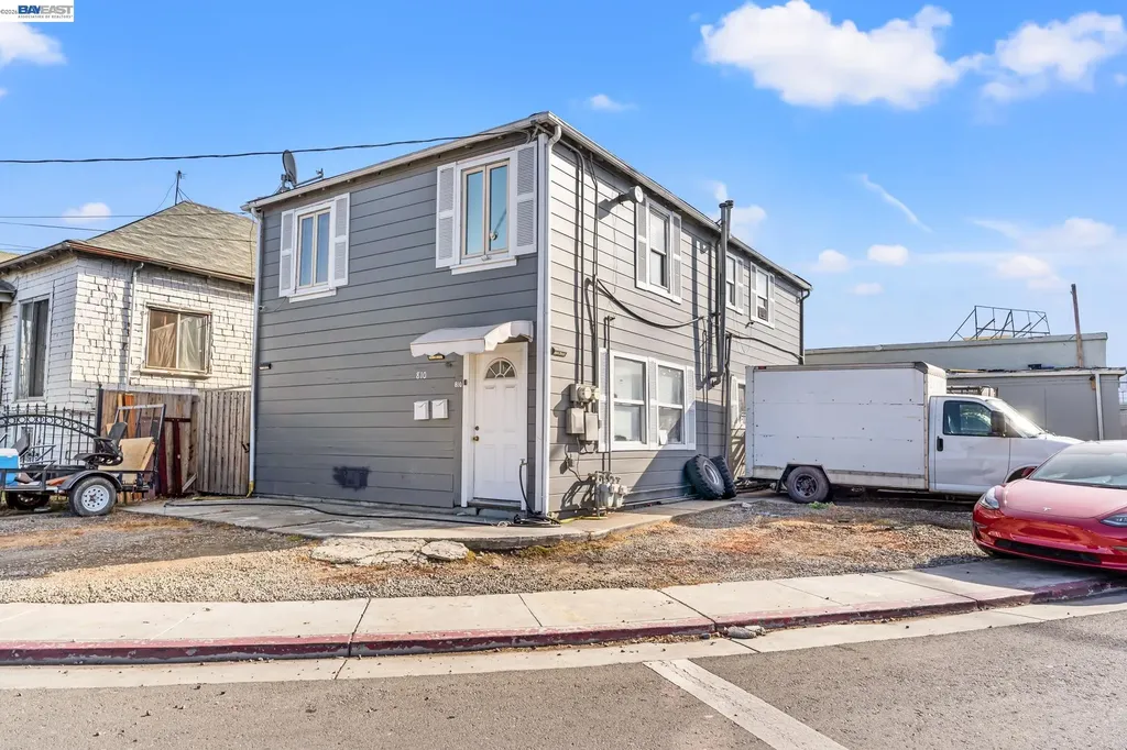 812 Lisbon Oakland CA 94601