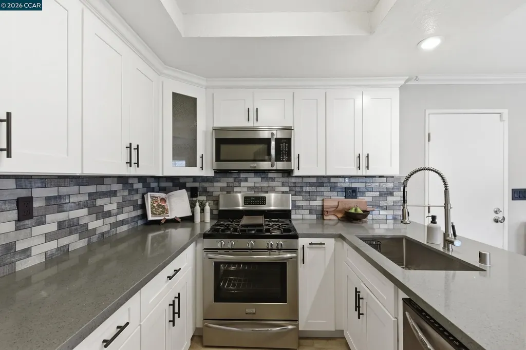 29856 Ventnor Court Hayward CA 94544