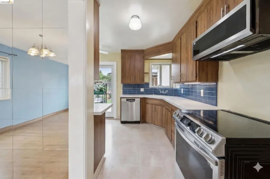 928 Evergreen Avenue San Leandro CA 94577