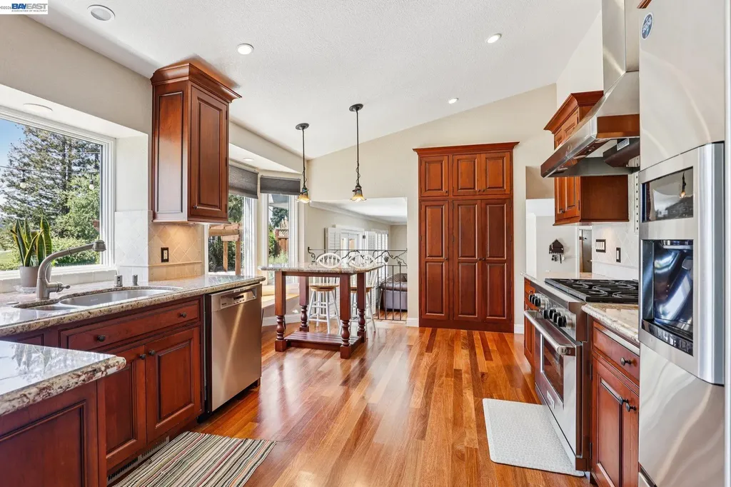 1095 Canyon Hills Road San Ramon CA 94582