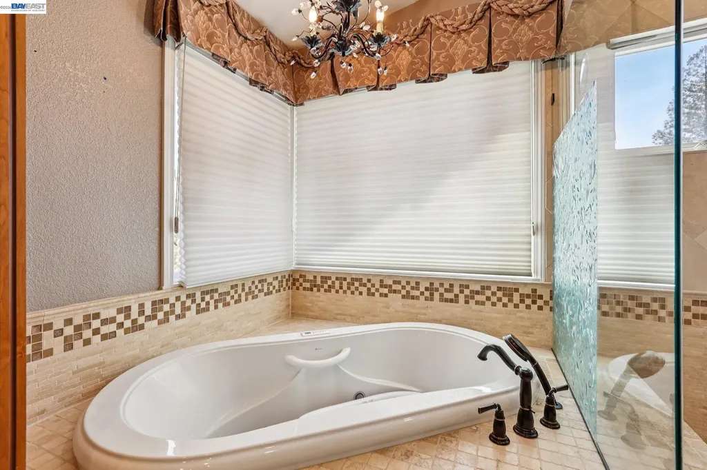 1095 Canyon Hills Road San Ramon CA 94582