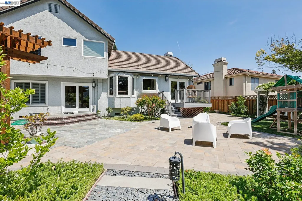 1095 Canyon Hills Road San Ramon CA 94582