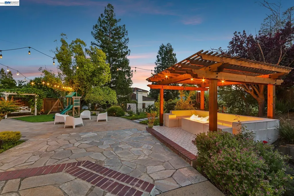 1095 Canyon Hills Road San Ramon CA 94582