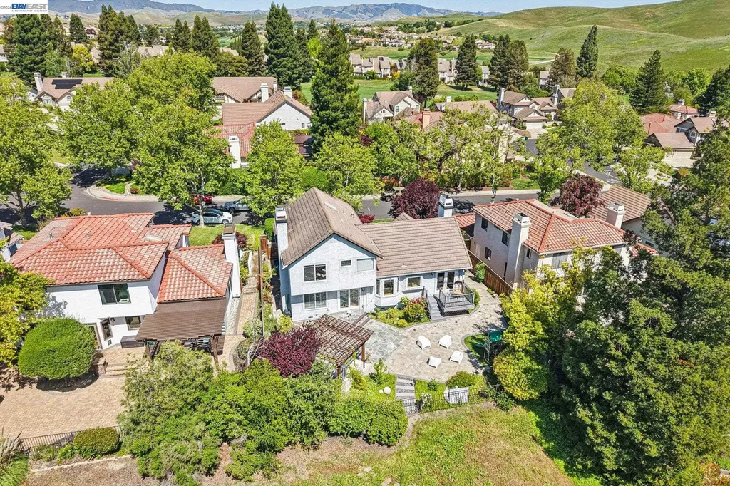 1095 Canyon Hills Road San Ramon CA 94582