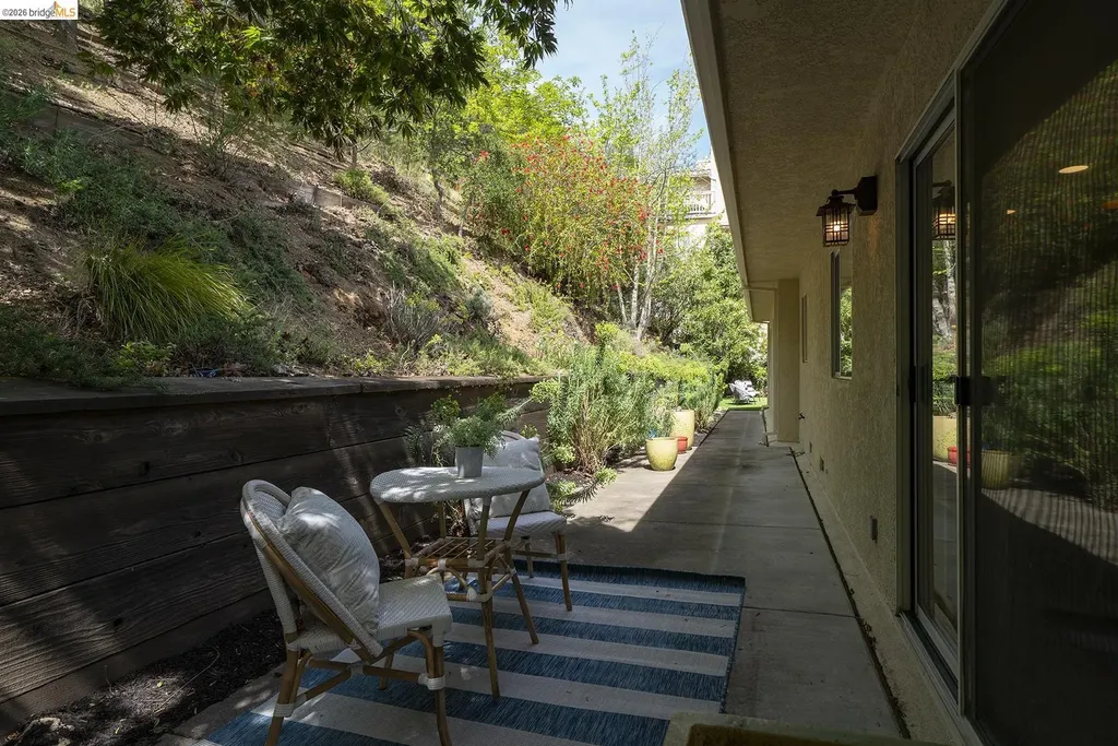 6109 Fairlane Drive Oakland CA 94611