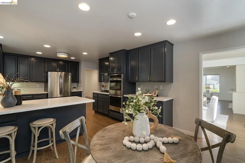 6109 Fairlane Drive Oakland CA 94611