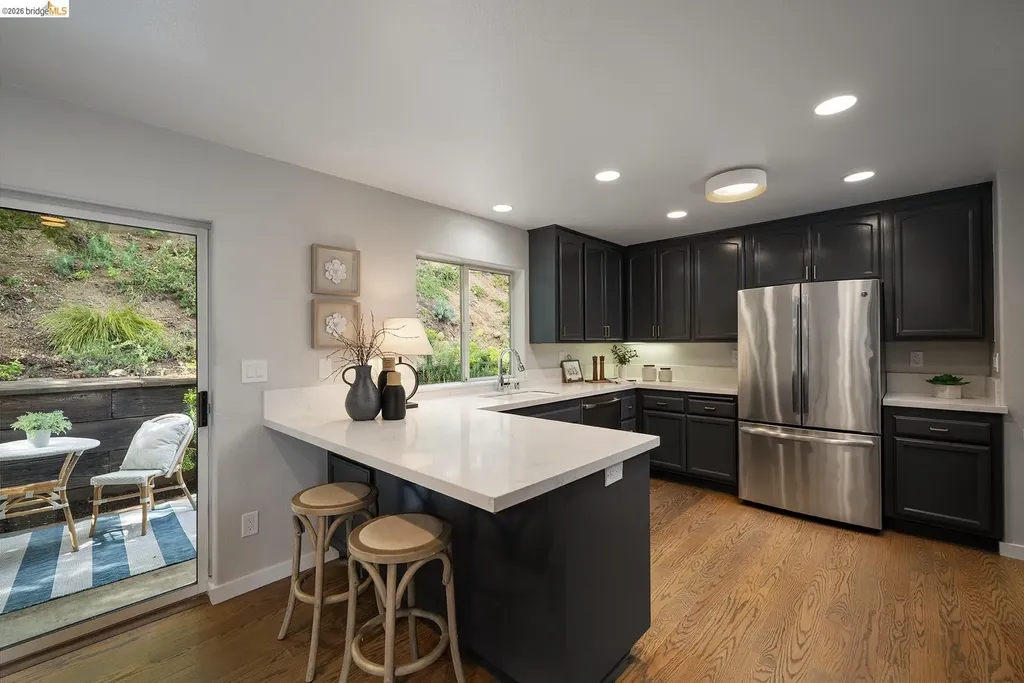 6109 Fairlane Drive Oakland CA 94611