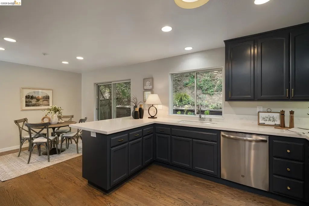 6109 Fairlane Drive Oakland CA 94611