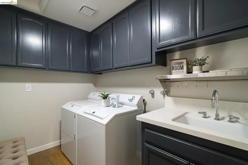 6109 Fairlane Drive Oakland CA 94611