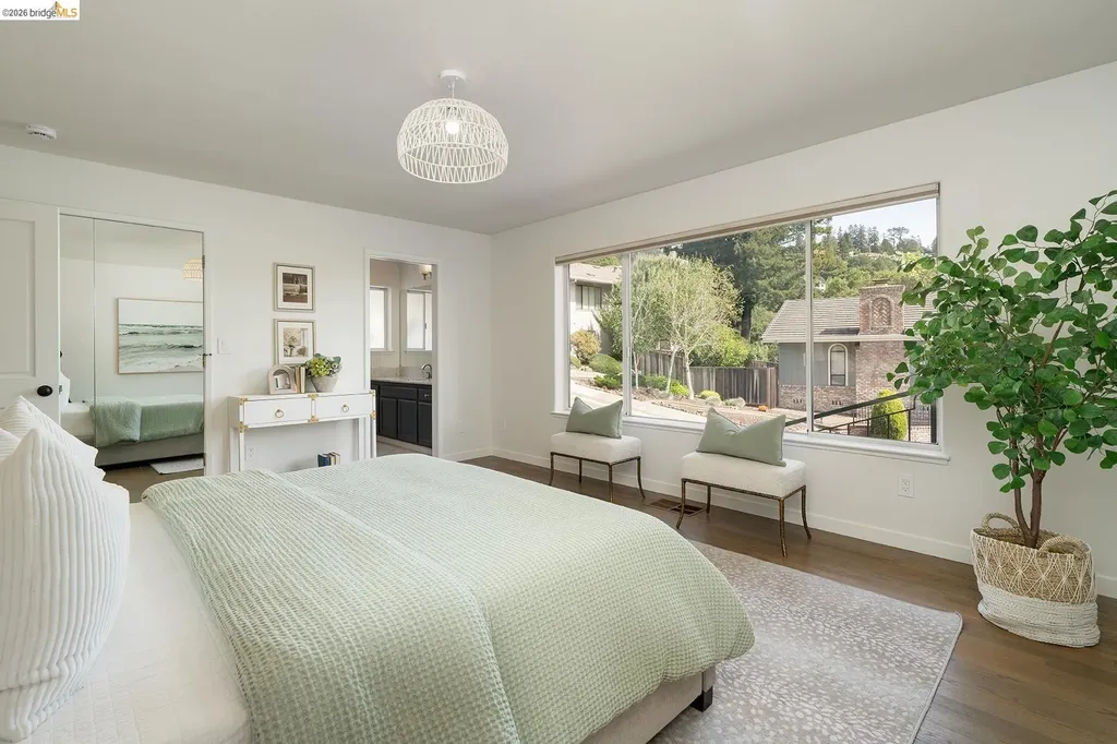 6109 Fairlane Drive Oakland CA 94611