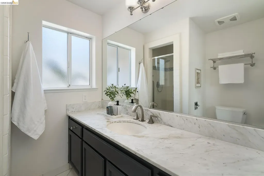 6109 Fairlane Drive Oakland CA 94611