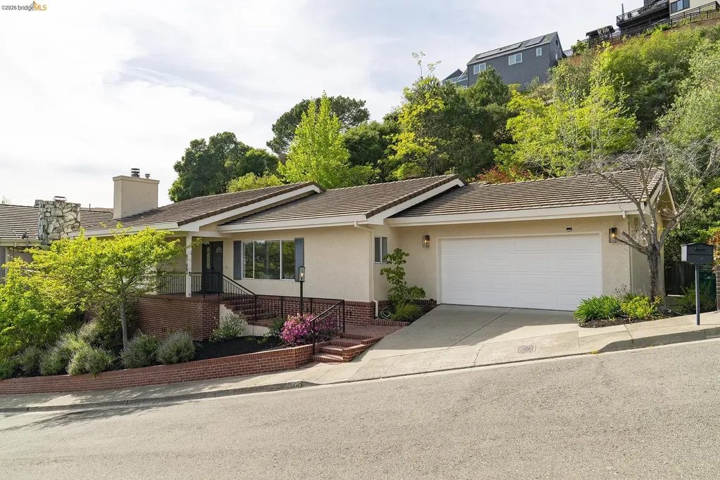 6109 Fairlane Drive Oakland CA 94611