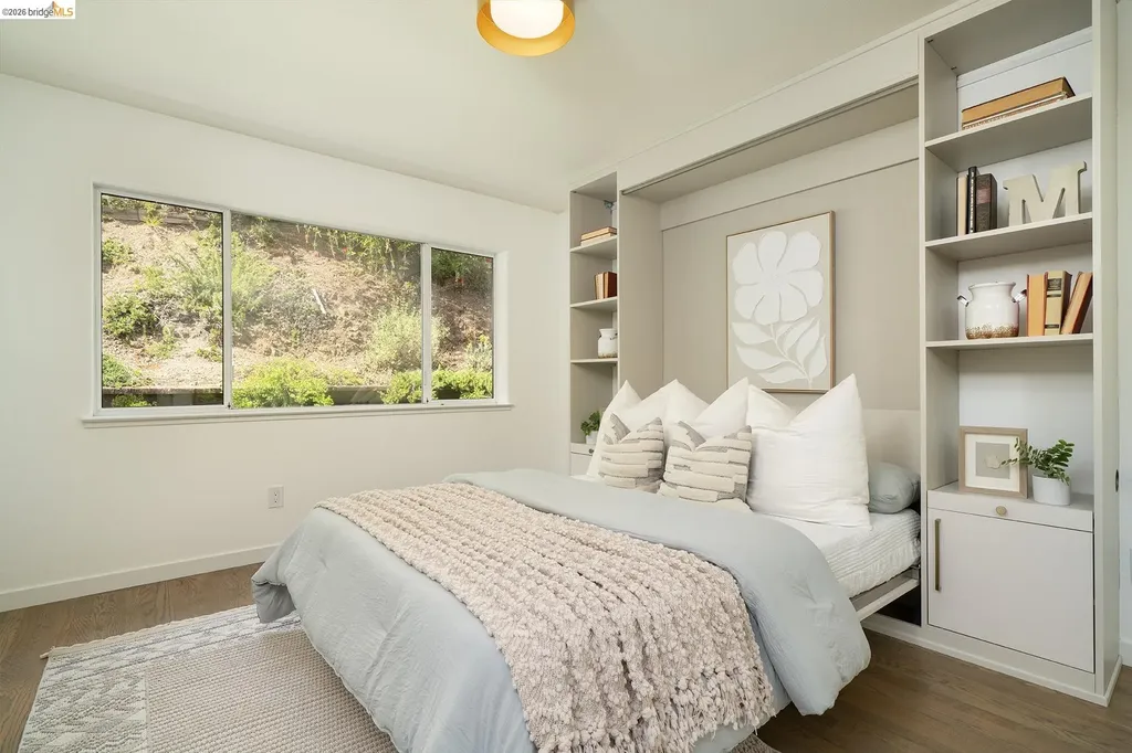 6109 Fairlane Drive Oakland CA 94611