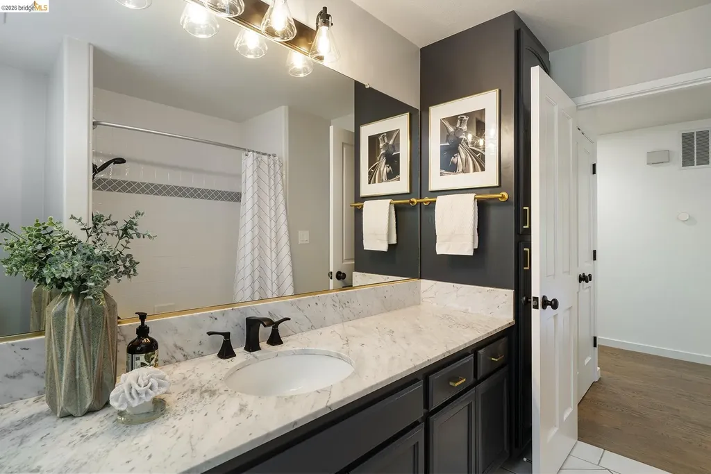 6109 Fairlane Drive Oakland CA 94611
