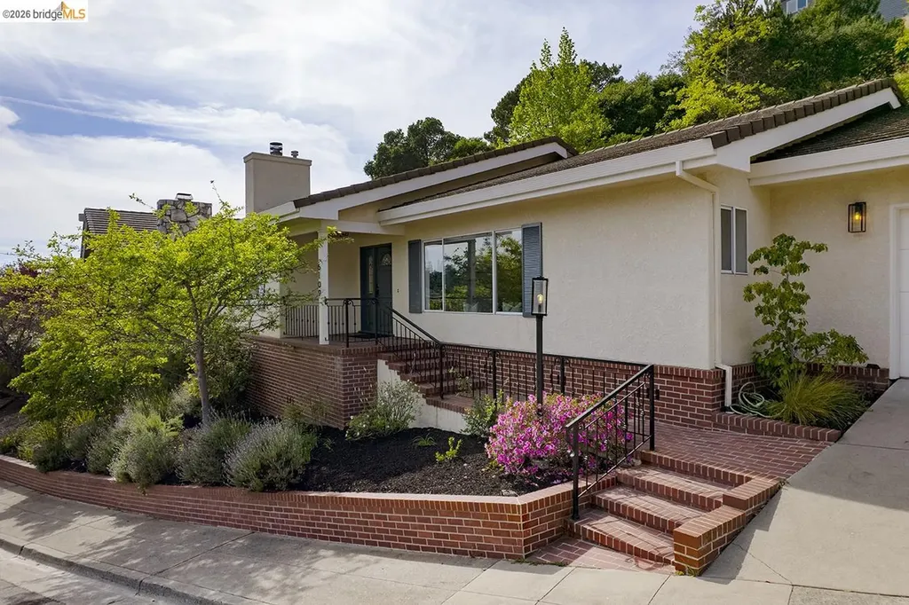 6109 Fairlane Drive Oakland CA 94611