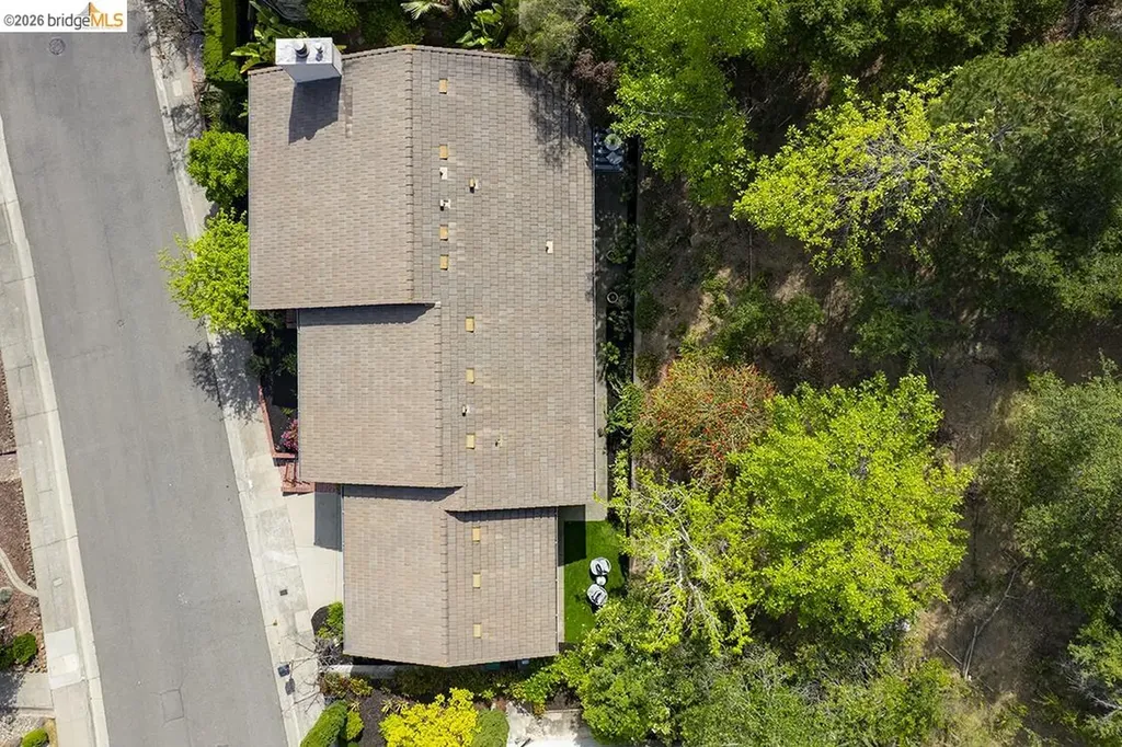 6109 Fairlane Drive Oakland CA 94611