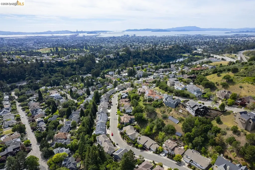 6109 Fairlane Drive Oakland CA 94611