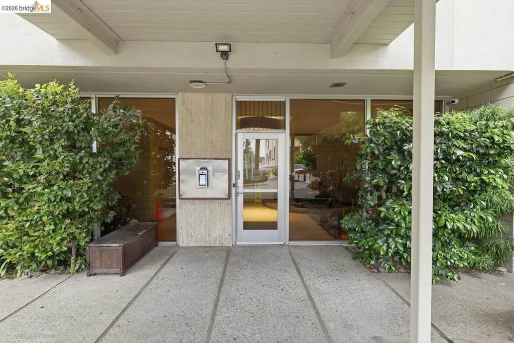 811 York Street Oakland CA 94610