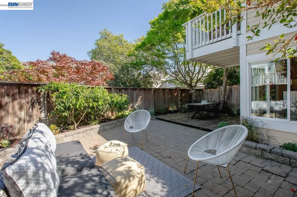 31 Oak Park Drive Alameda CA 94502