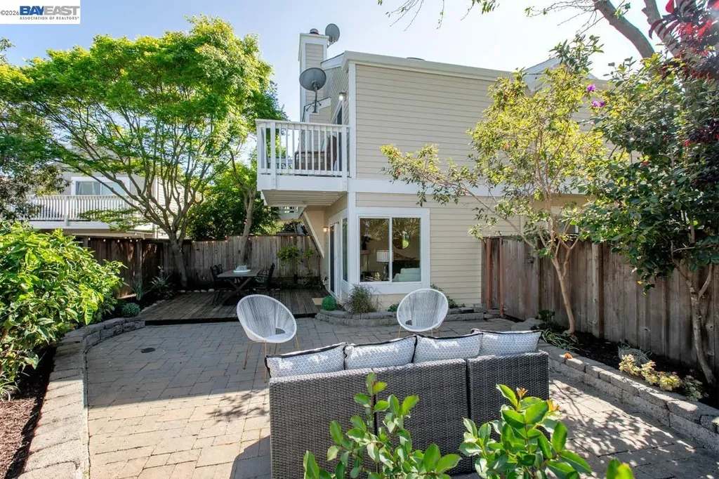 31 Oak Park Drive Alameda CA 94502