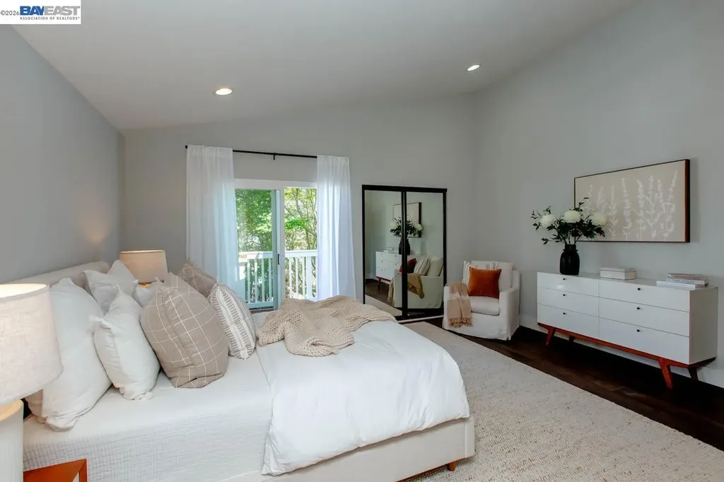 31 Oak Park Drive Alameda CA 94502