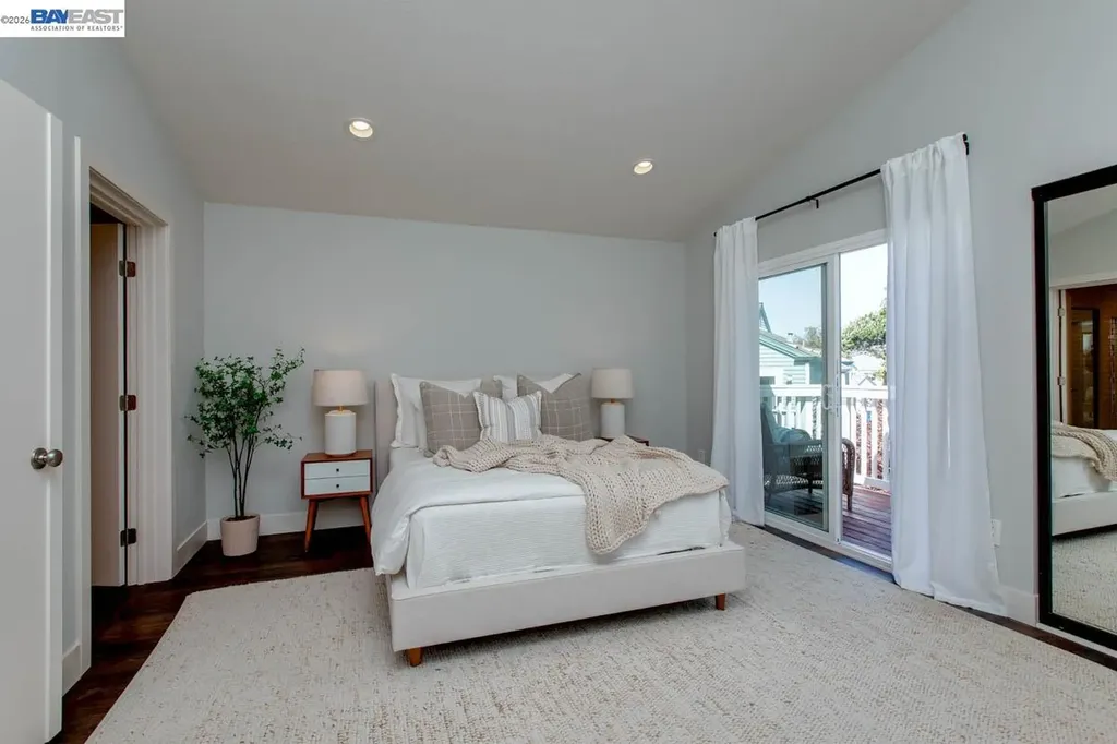31 Oak Park Drive Alameda CA 94502