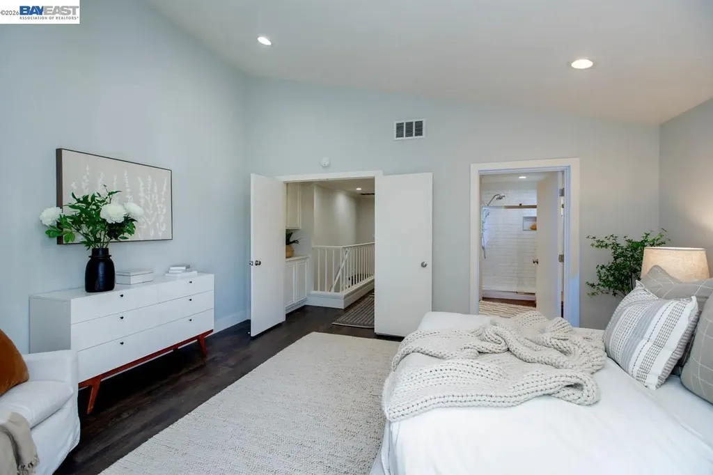 31 Oak Park Drive Alameda CA 94502