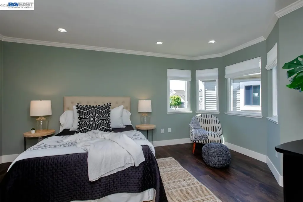 31 Oak Park Drive Alameda CA 94502