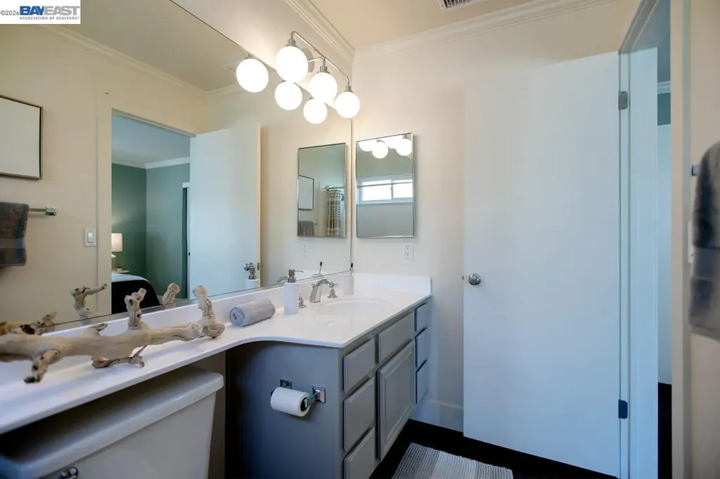 31 Oak Park Drive Alameda CA 94502