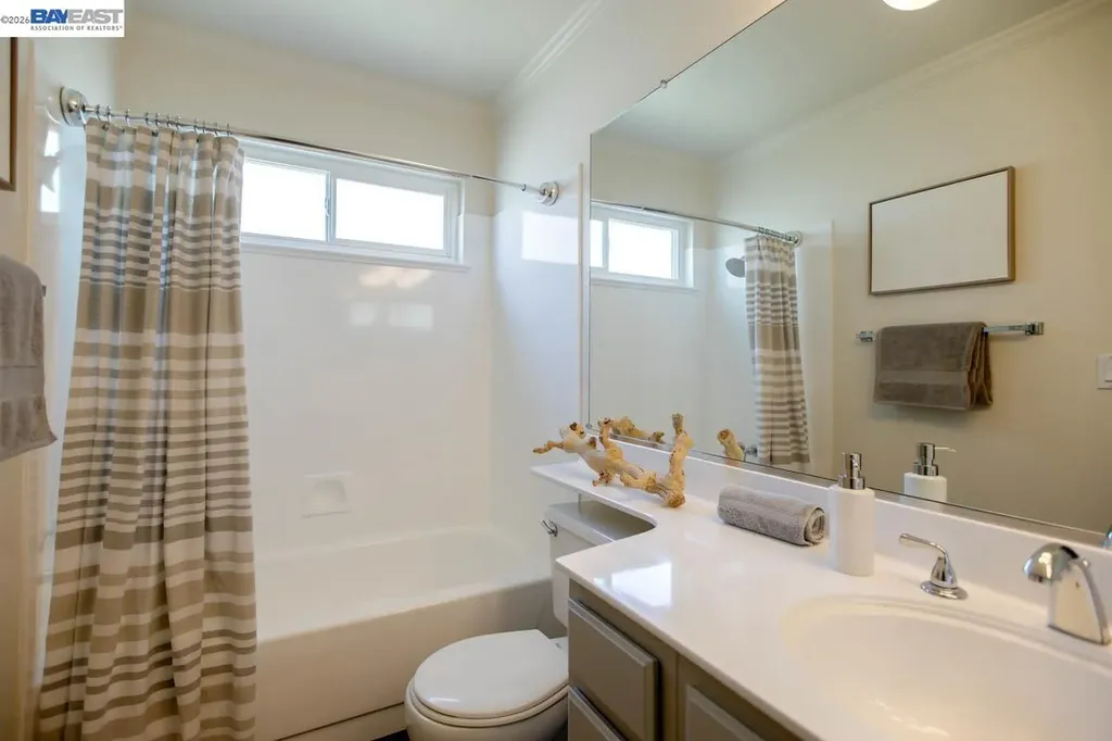 31 Oak Park Drive Alameda CA 94502