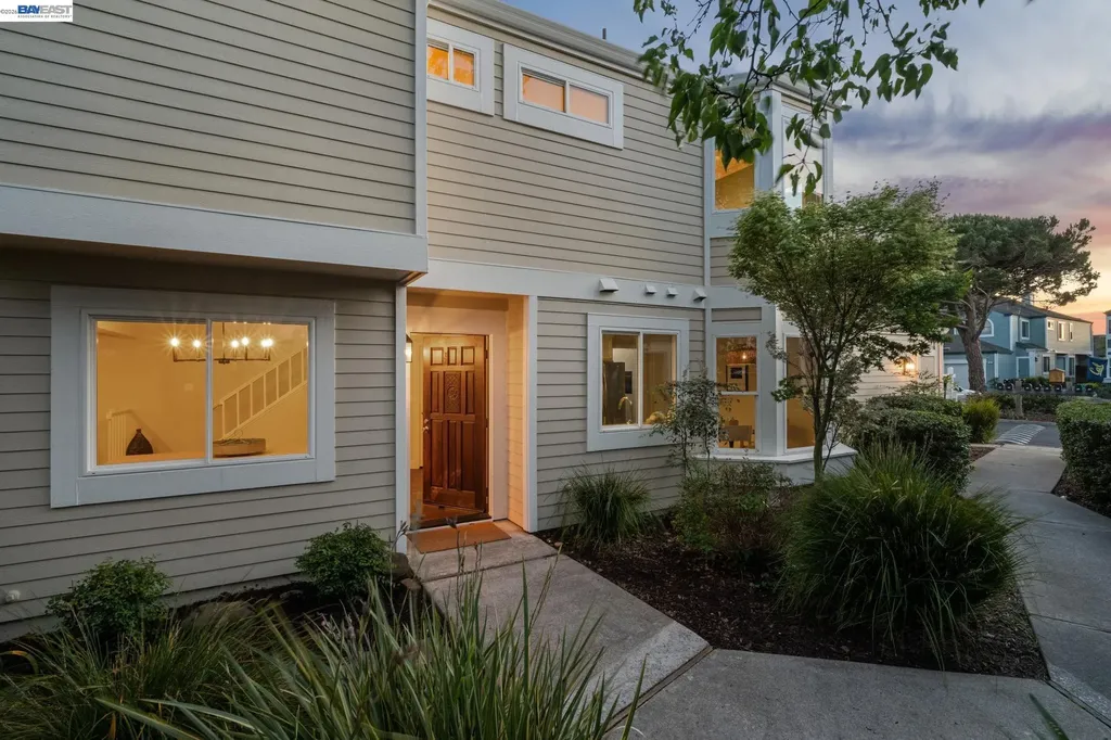 31 Oak Park Drive Alameda CA 94502