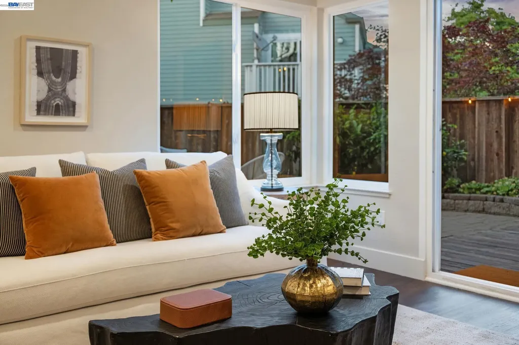 31 Oak Park Drive Alameda CA 94502
