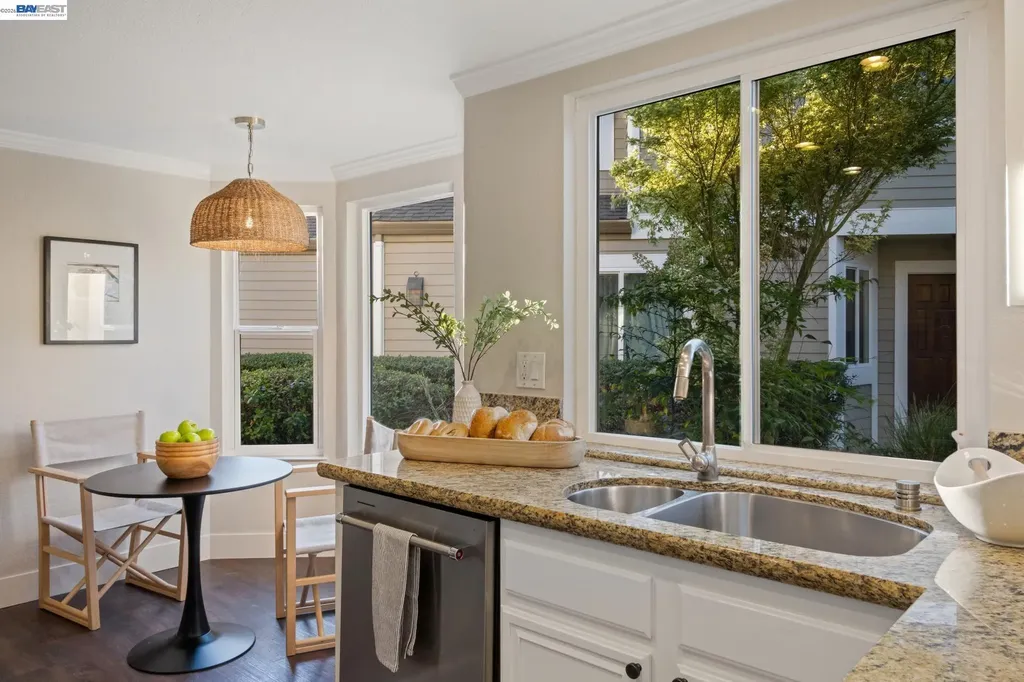 31 Oak Park Drive Alameda CA 94502