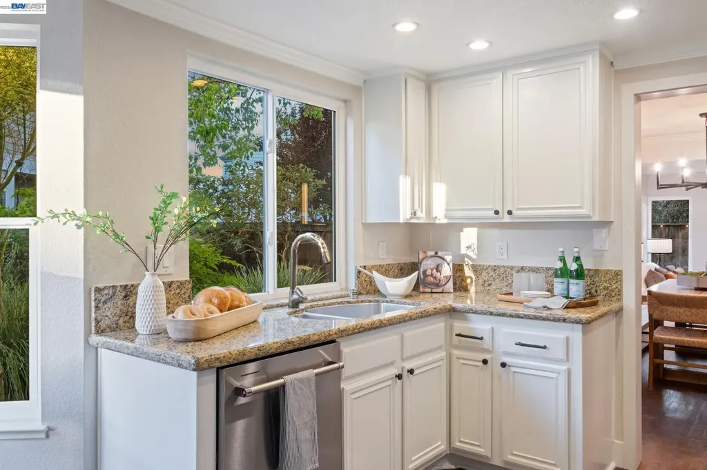 31 Oak Park Drive Alameda CA 94502