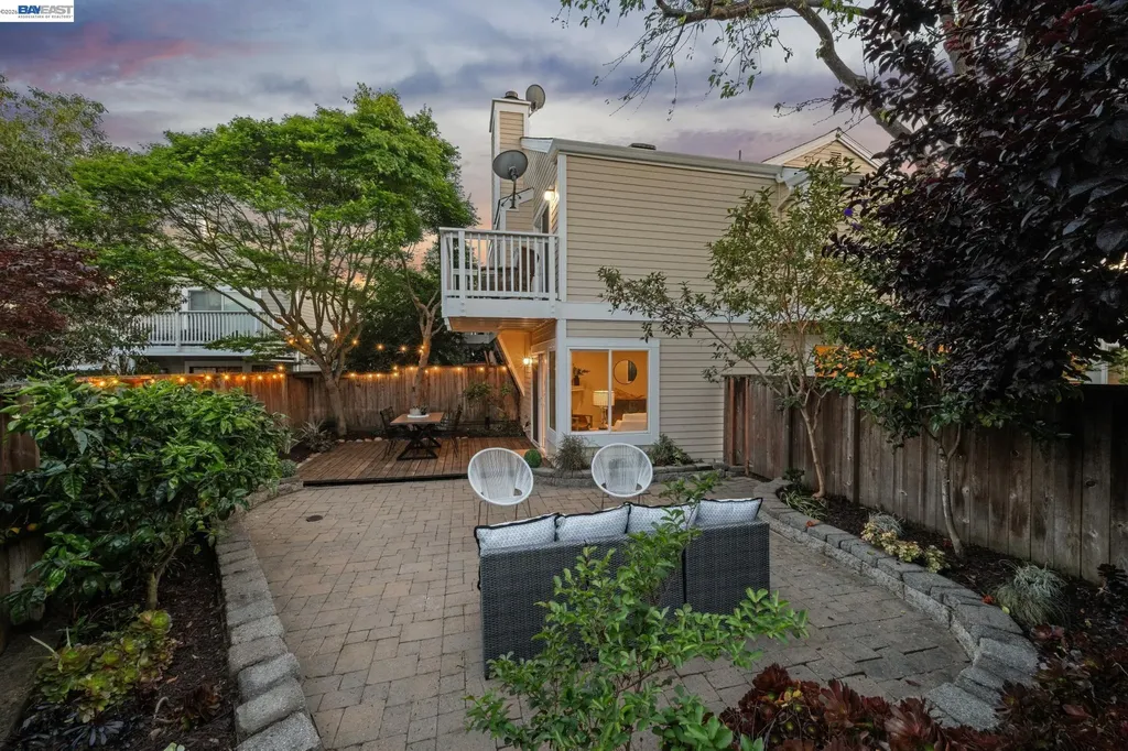 31 Oak Park Drive Alameda CA 94502