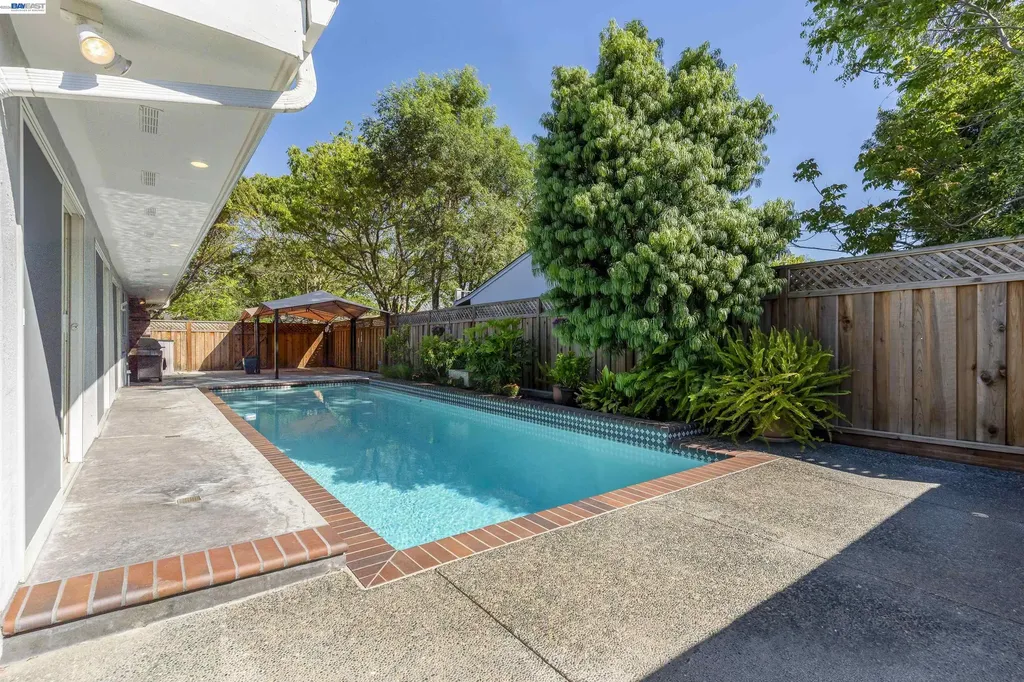 349 Ann Court Livermore CA 94550
