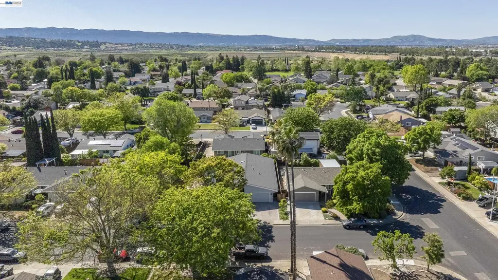 349 Ann Court Livermore CA 94550