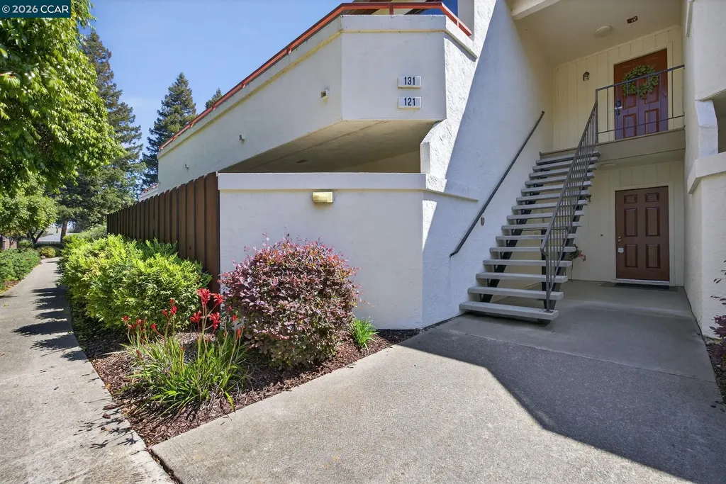 5015 Valley Crest Drive #121 Concord CA 94521