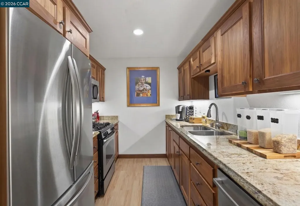 5015 Valley Crest Drive #121 Concord CA 94521