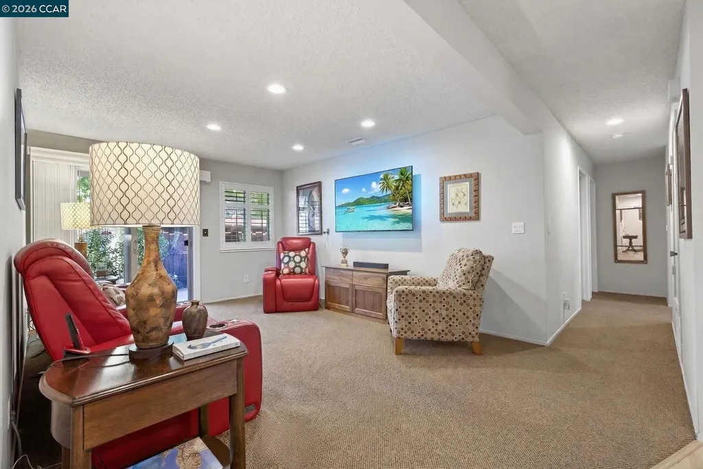 5015 Valley Crest Drive #121 Concord CA 94521