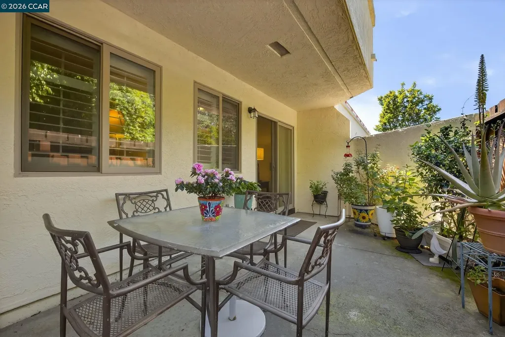 5015 Valley Crest Drive #121 Concord CA 94521